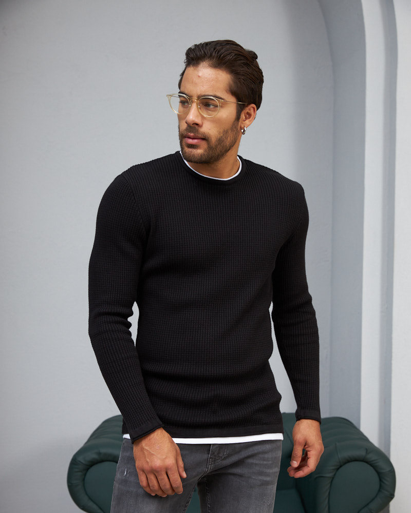 black crew jumper
