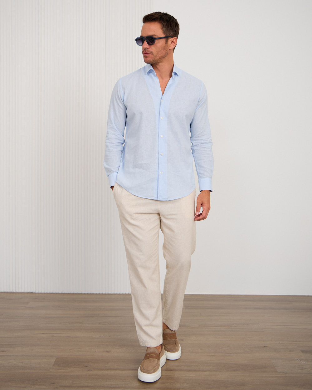 Minimal Shift Look - Square For Men