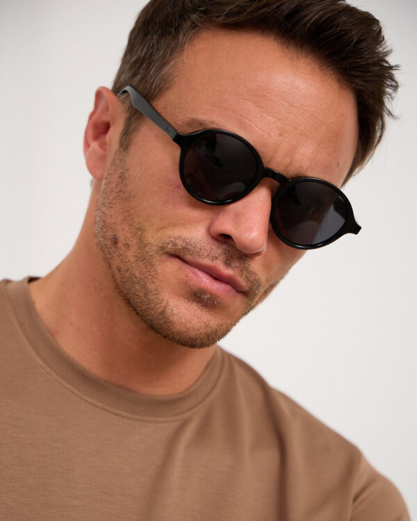 Frederick Black Round Sunglasses