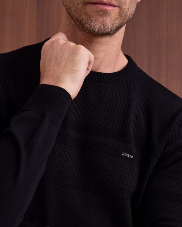 Black Line Pattern Roundneck Sweater