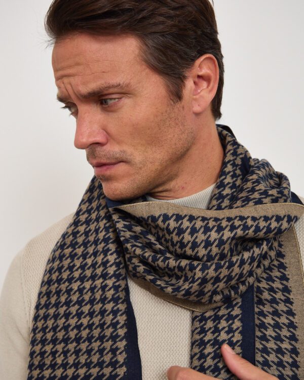 Elegant Motion Scarf