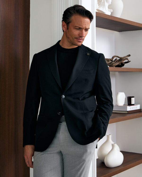 Black Comfort Form Blazer