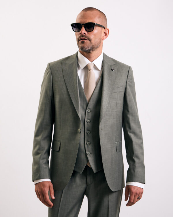 Green Neat Form Suit